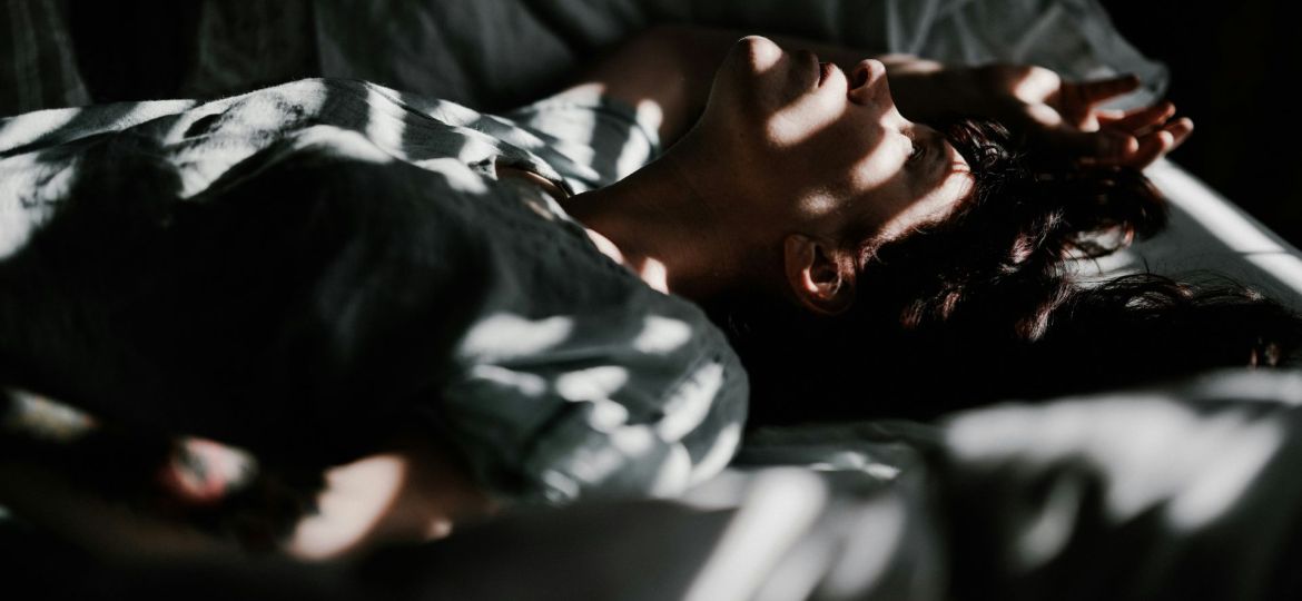 mulheres dizem dormir pior
