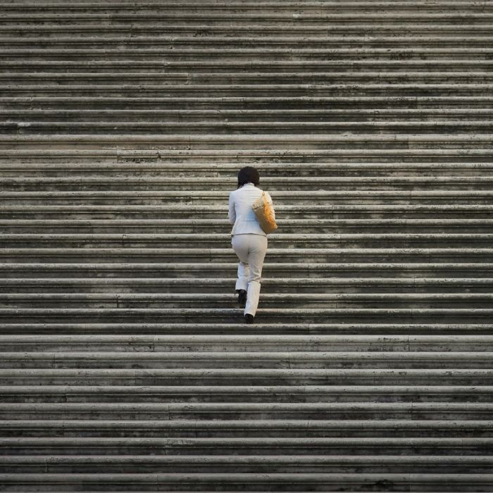 os benefícios de subir escadas