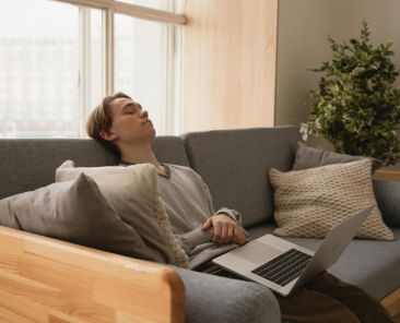 benefícios de dormir a sesta