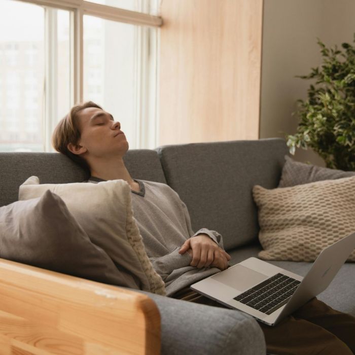 benefícios de dormir a sesta