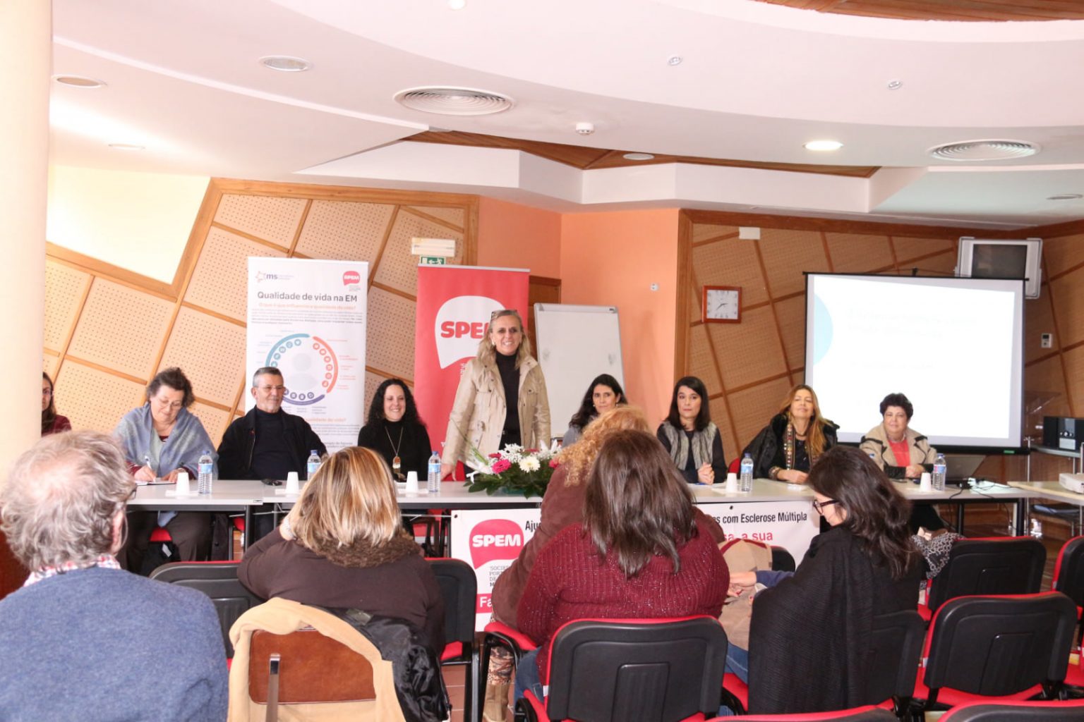 reunião de doentes com esclerose múltipla