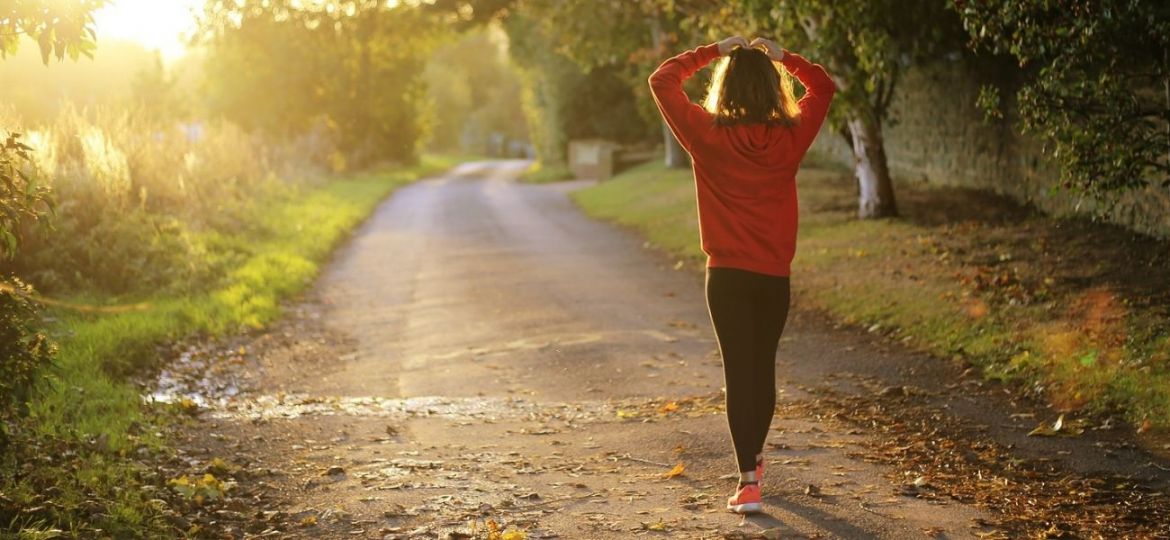 recolher energias a fazer caminhadas