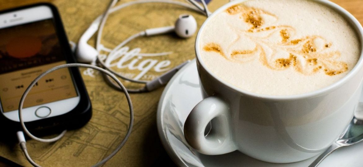 podcasts para ouvir nas férias