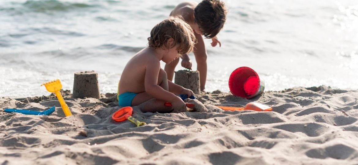 jogos em família na praia