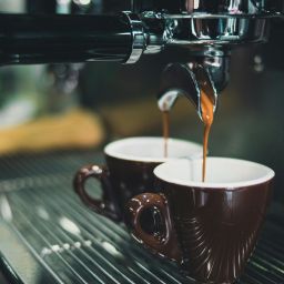 hora do dia para beber café