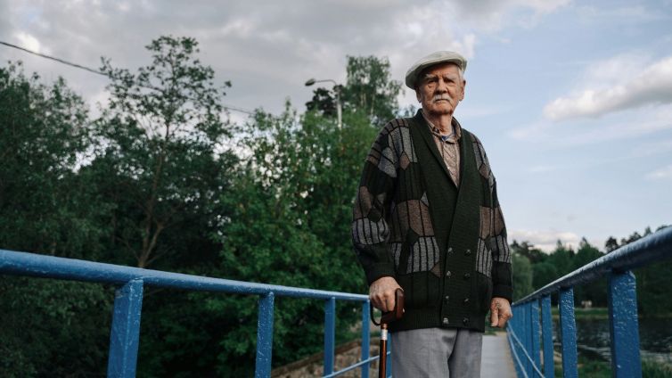homem com doença de Parkinson